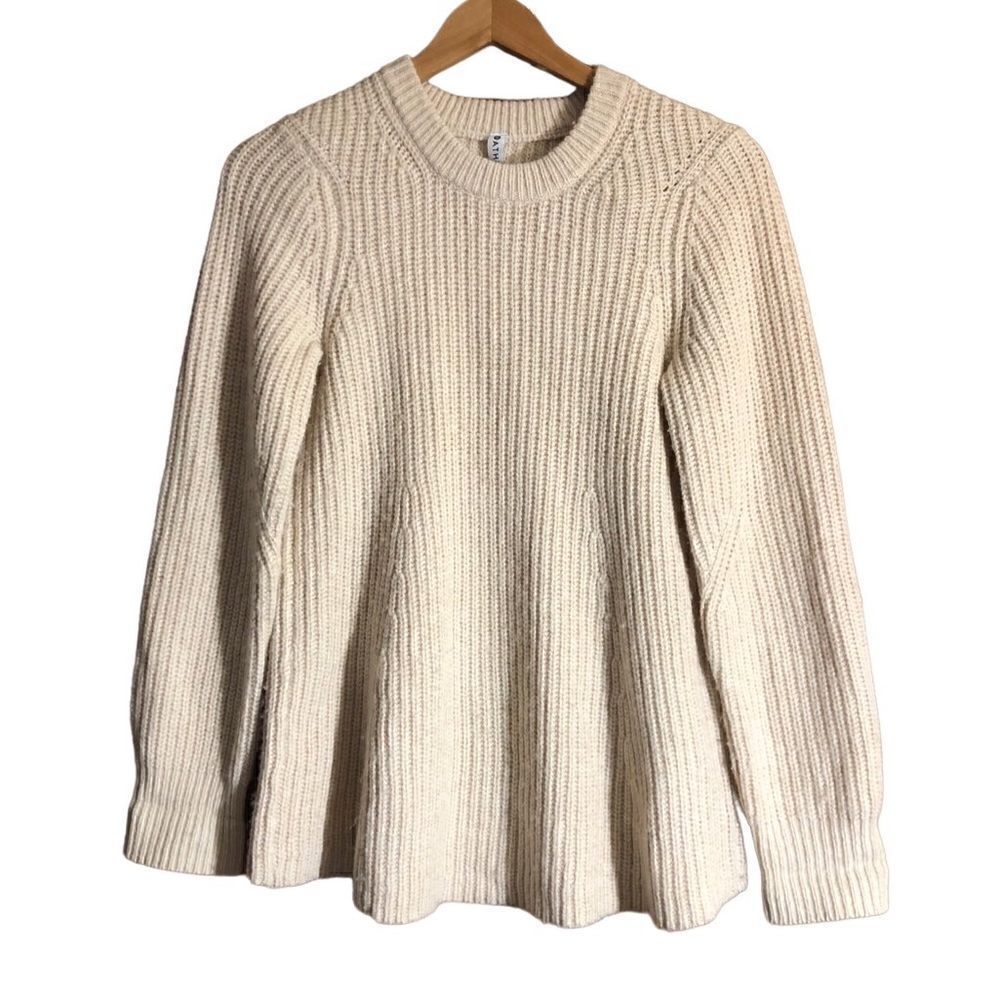 Athleta Sierra Crew Neck Pullover With Flattering Swing Detail In Small. Beige